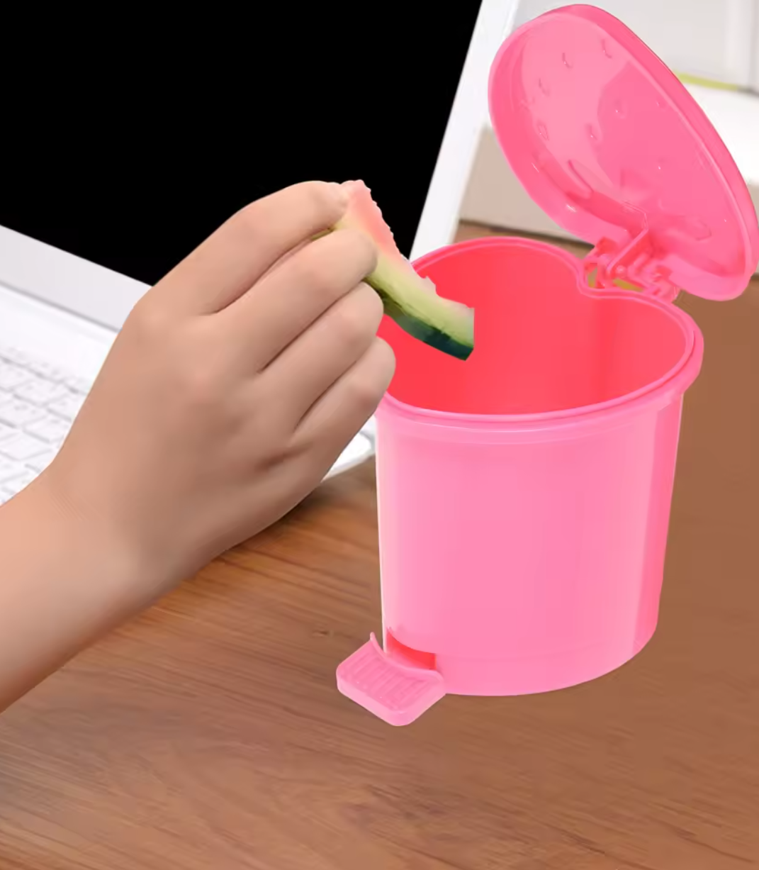 Cute Mini Covered Sealed Trash Can, Strawberry Pop-Up Mini Trash Bin, Household Desktop Waste Storage Bin